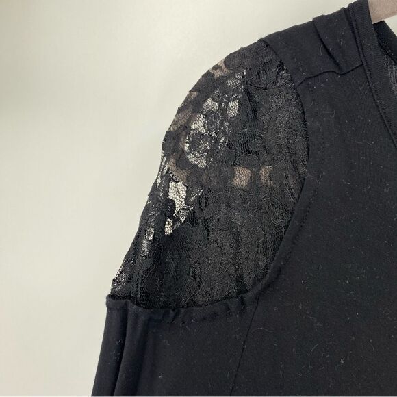 Old Navy Women’s Long Sleeve Lace Detail Shoulder Shirt size XXL - Picture 3 of 4